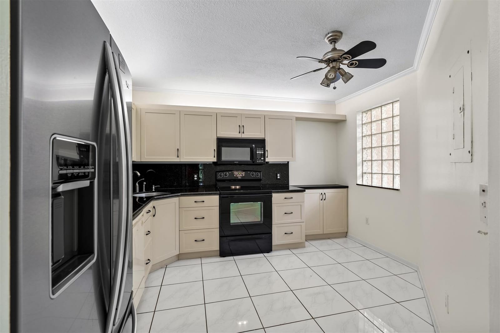 4250 NW 30th Street 358 — photo 8