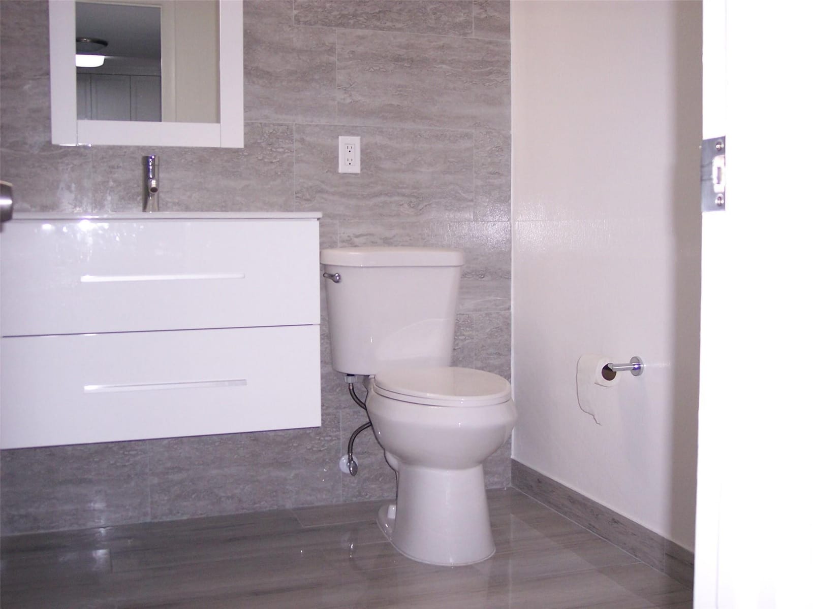 600 NE 2nd Street 208 — photo 5
