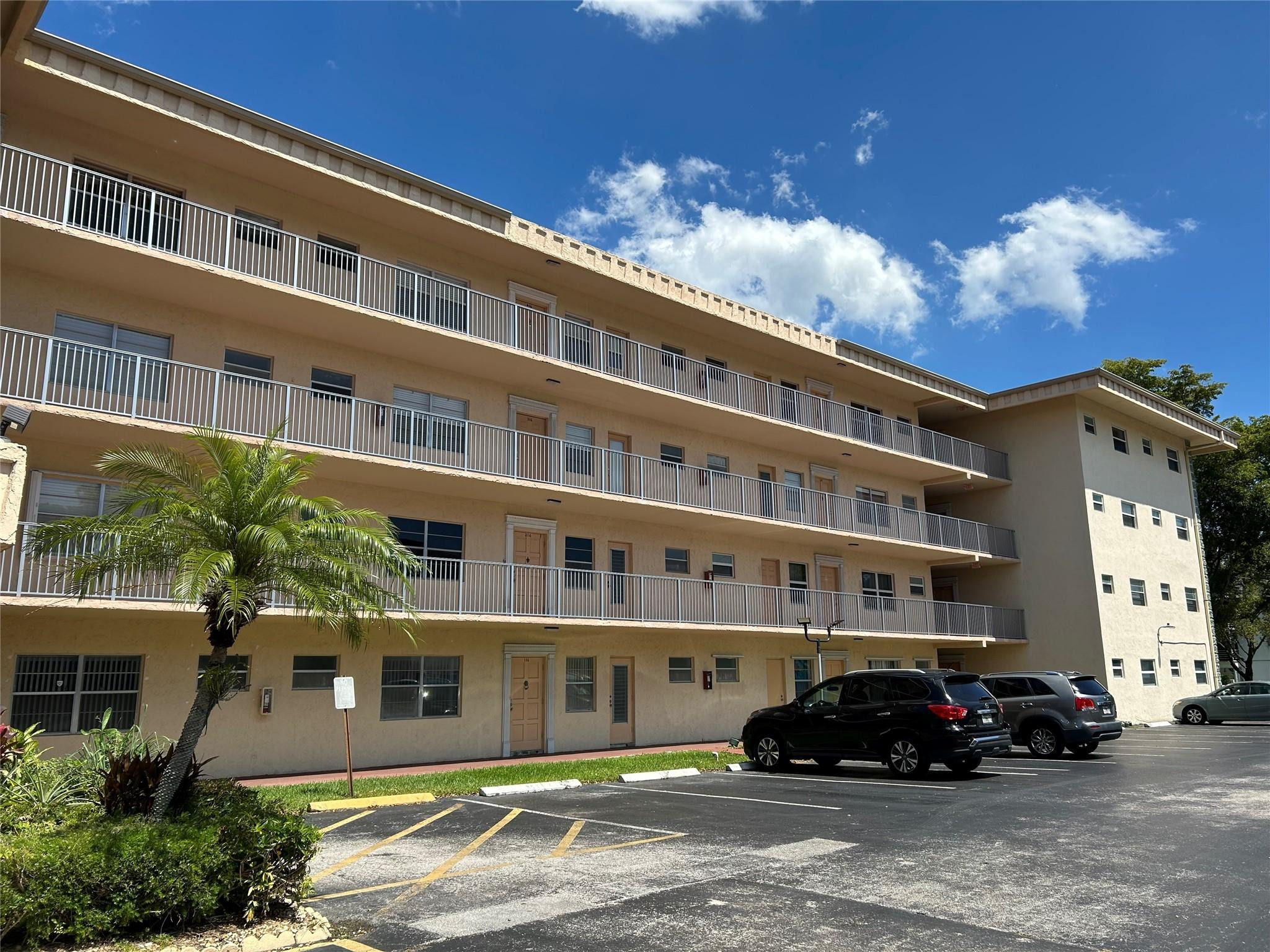 4191 NW 41st Street 312, Lauderdale Lakes, FL 33319, Lauderdale Lakes