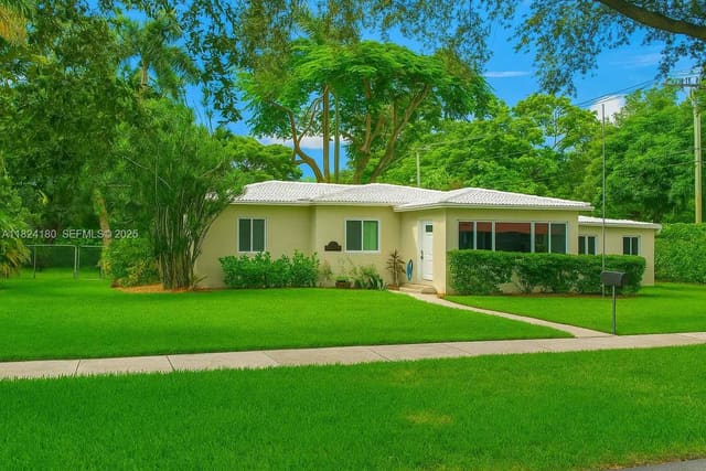 324 La Villa Drive, sold in Rev Pl Sec 2 Cc Estates, Miami Springs, FL