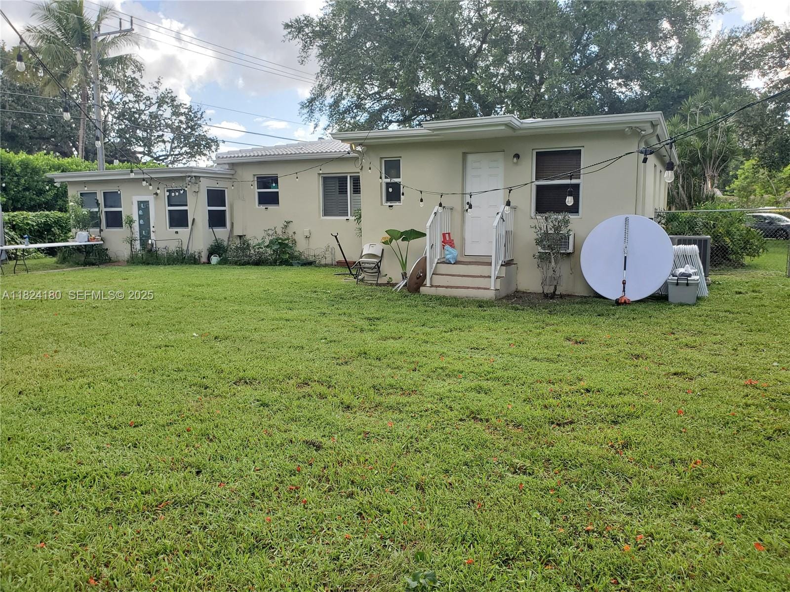 324 La Villa Drive, Miami Springs, FL 33166 photo 3
