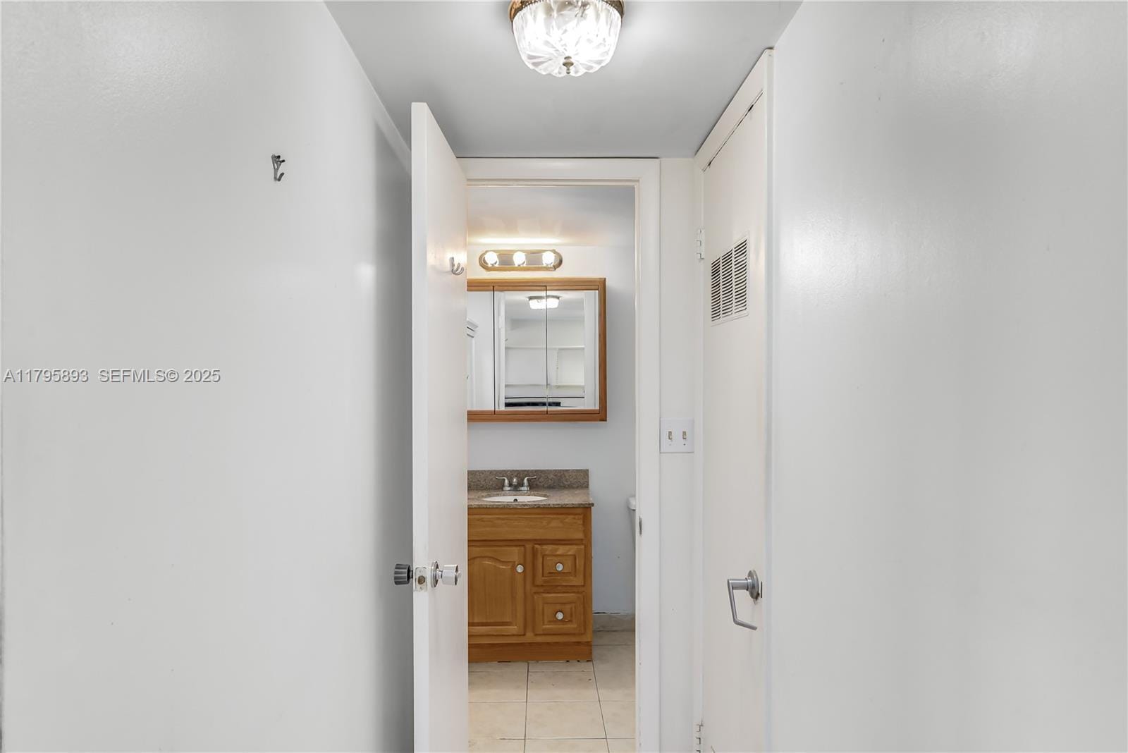 345 Ocean Drive 904, Miami Beach, FL 33139 photo 14