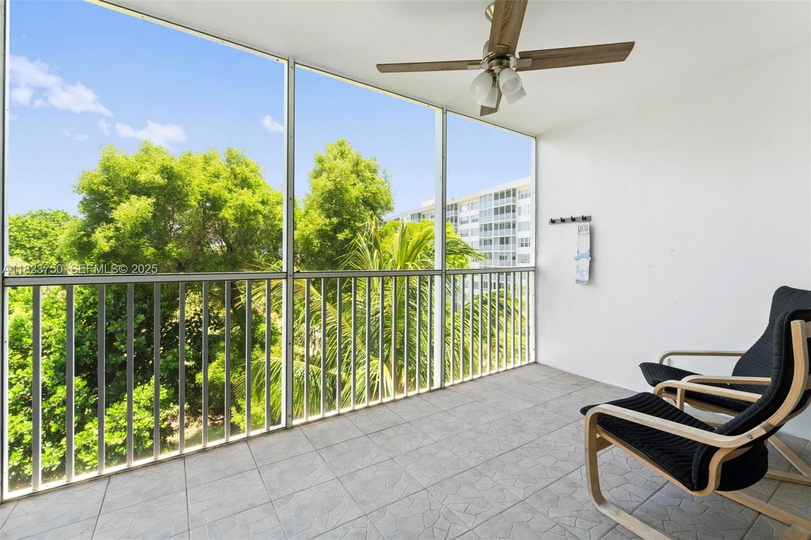 3200 N Palm Aire Drive 504 — photo 5