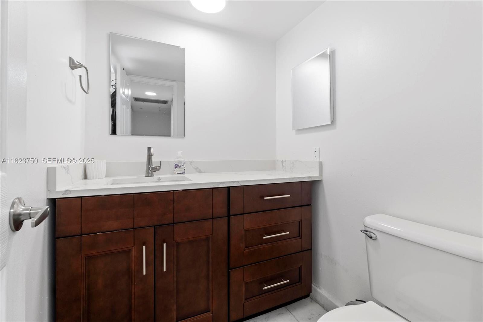 3200 N Palm Aire Drive 504 — photo 9