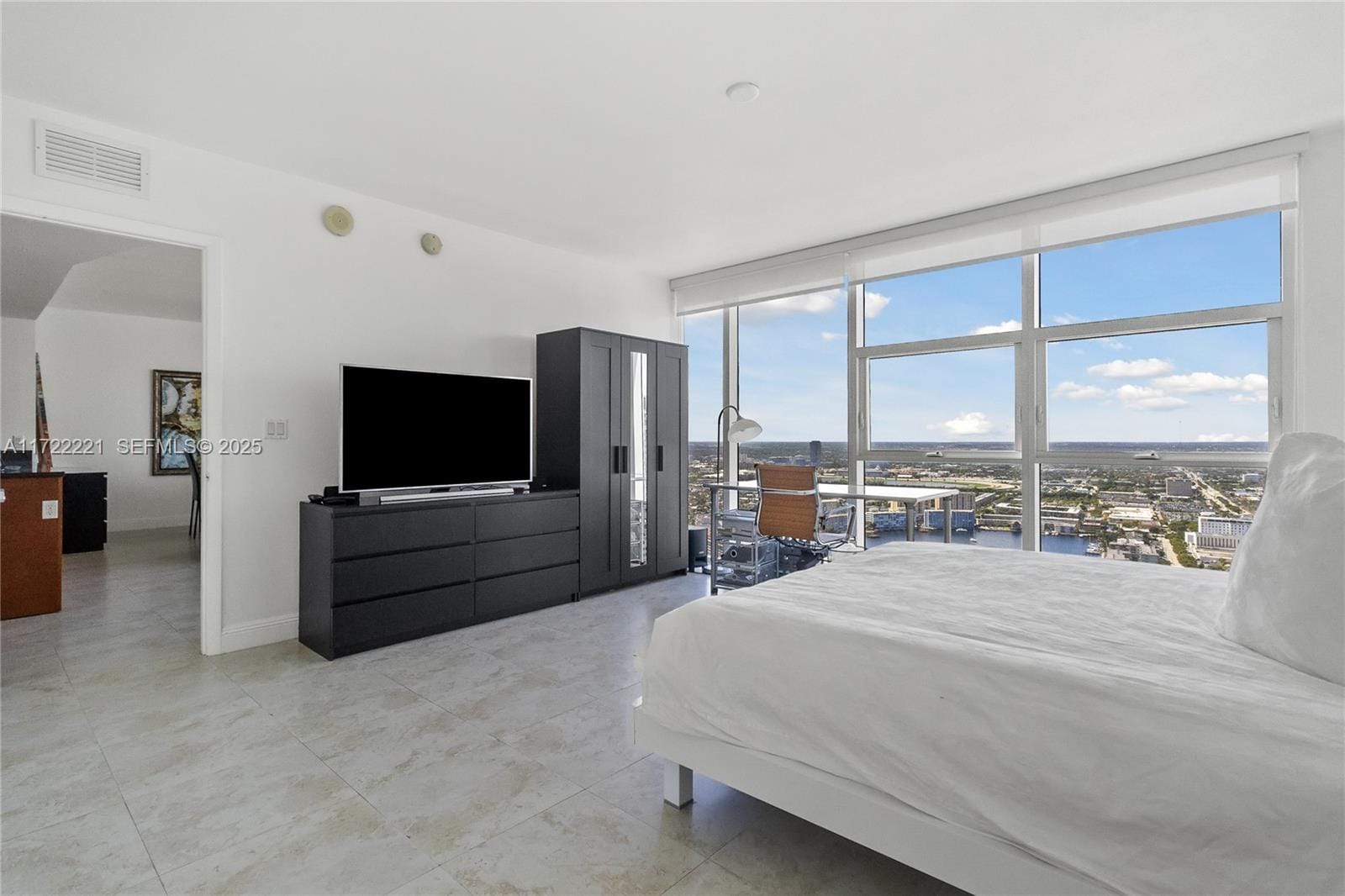 1830 S Ocean Drive 4507 — photo 8