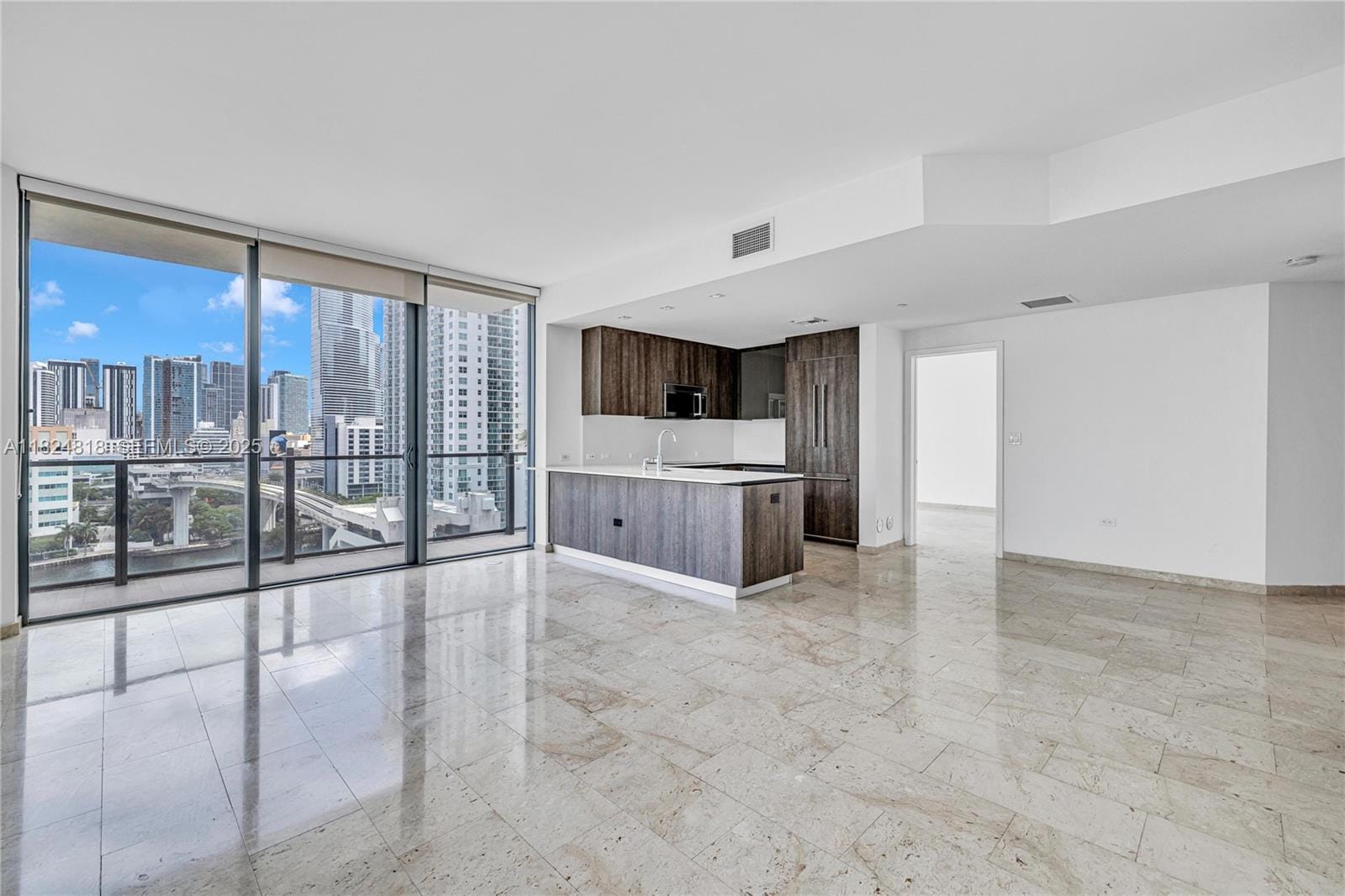 68 SE 6th Street 712, Miami, FL 33131 photo 3