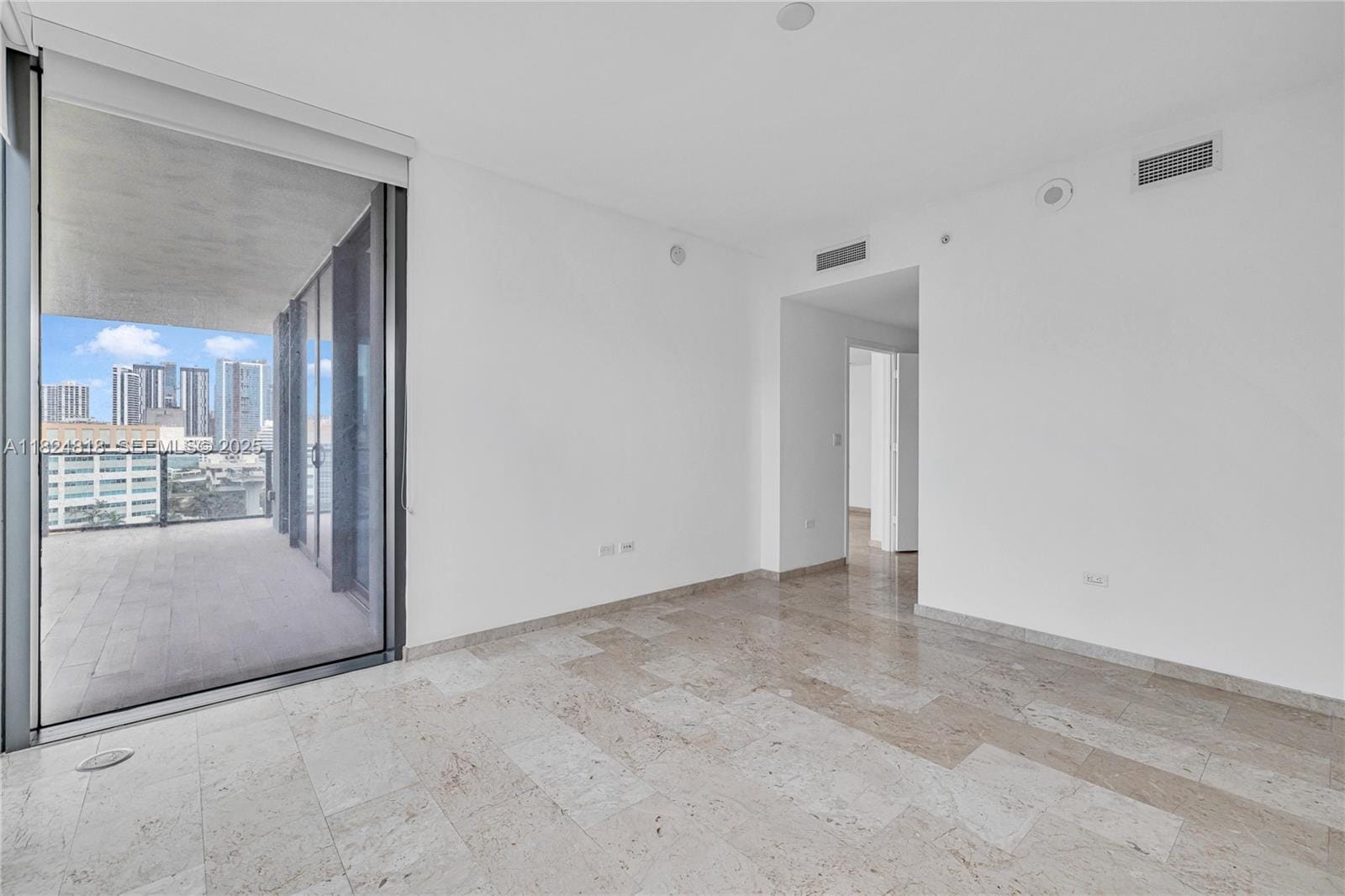68 SE 6th Street 712, Miami, FL 33131 photo 23