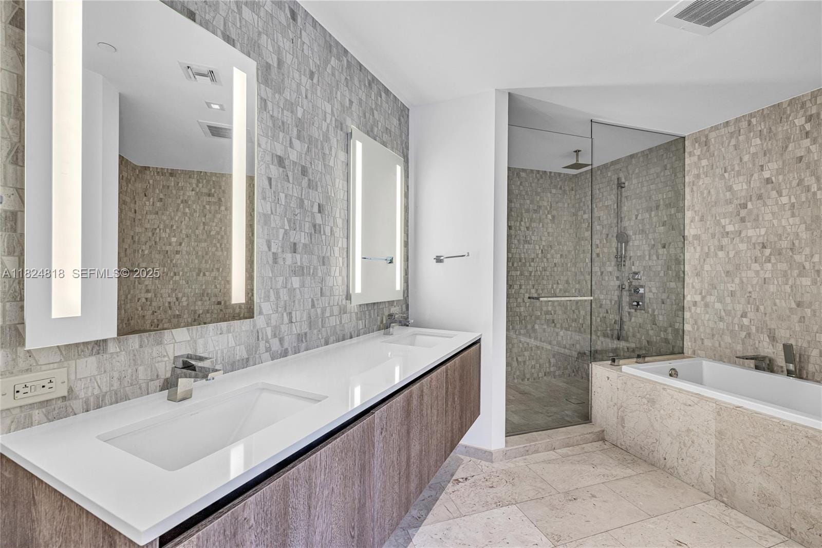 68 SE 6th Street 712, Miami, FL 33131 photo 25