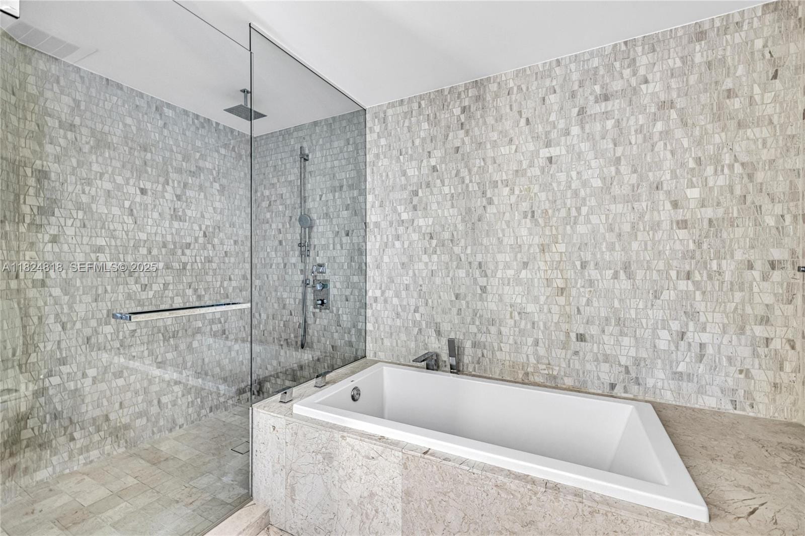 68 SE 6th Street 712, Miami, FL 33131 photo 26