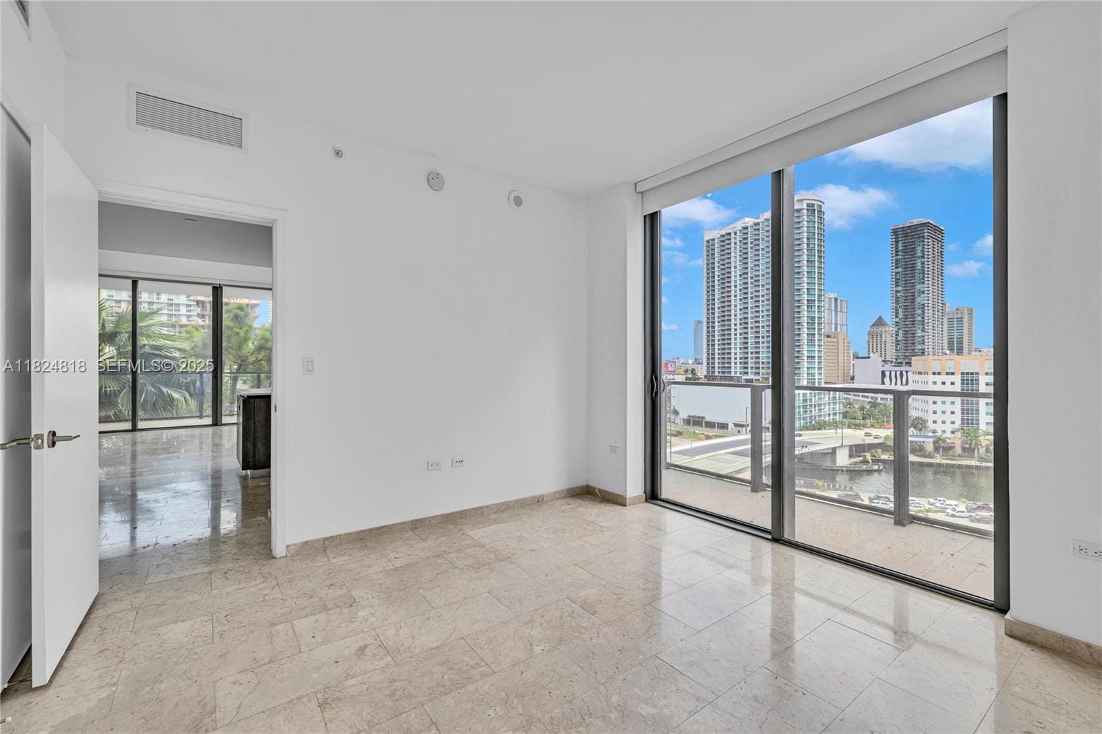 68 SE 6th Street 712, Miami, FL 33131 photo 27