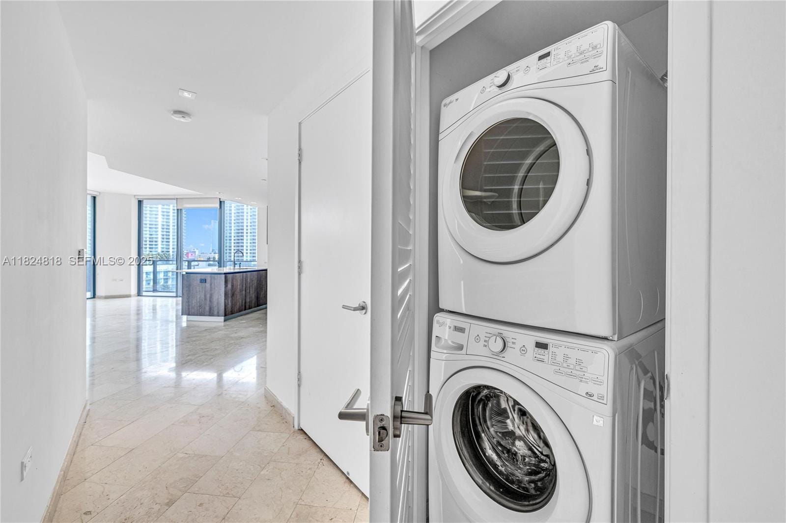 68 SE 6th Street 712, Miami, FL 33131 photo 30