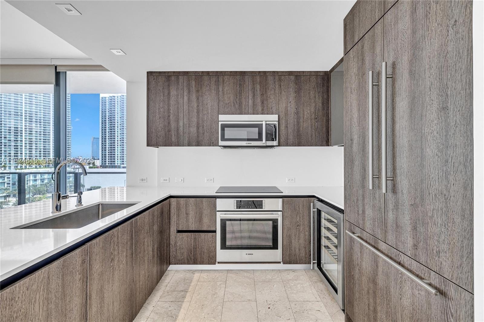 68 SE 6th Street 712, Miami, FL 33131 photo 5