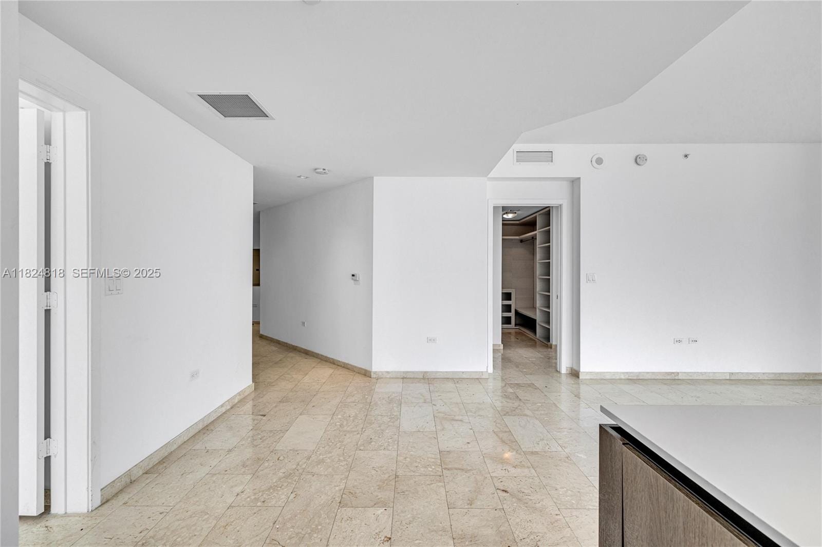 68 SE 6th Street 712, Miami, FL 33131 photo 8