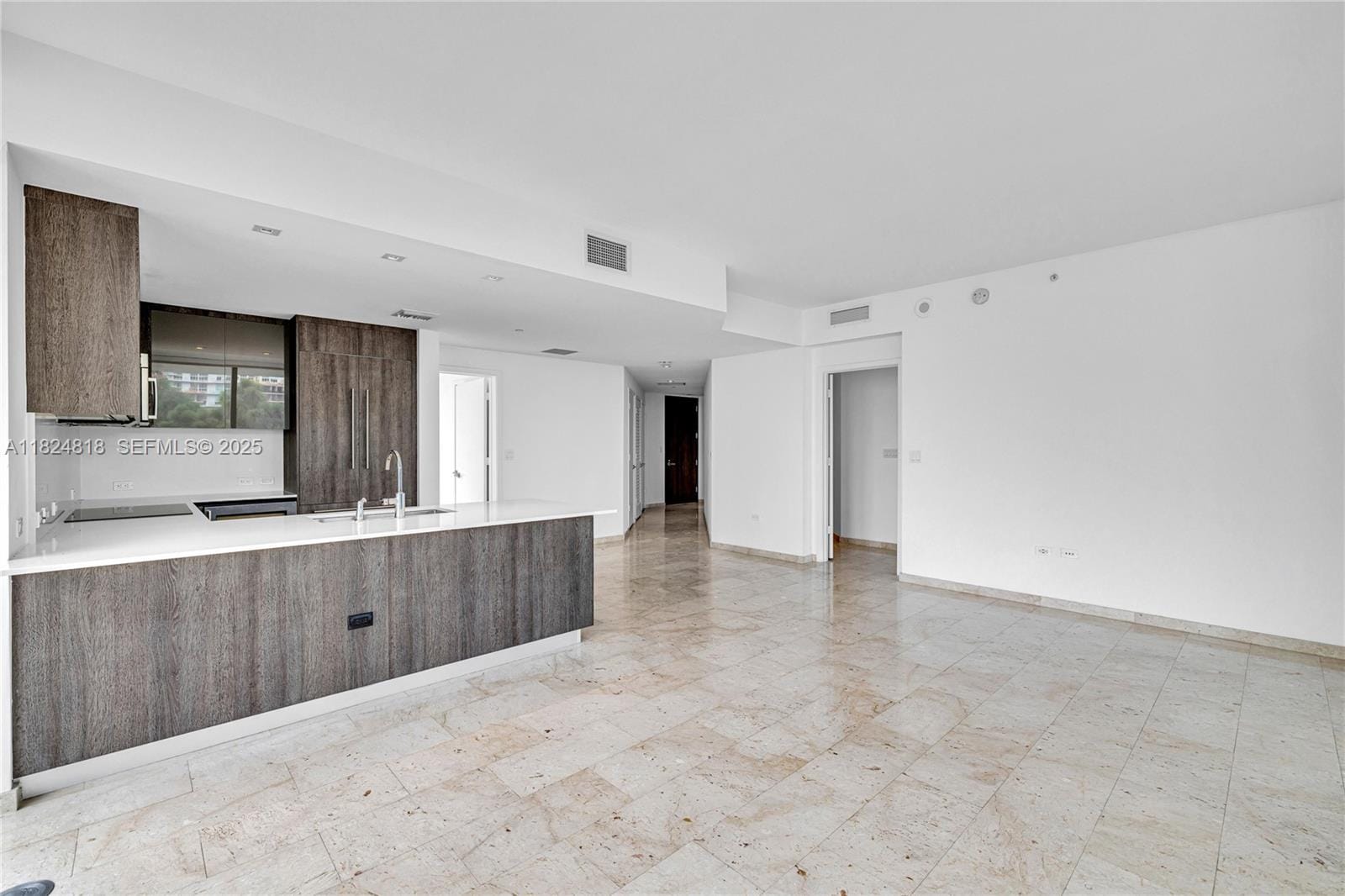68 SE 6th Street 712, Miami, FL 33131 photo 9