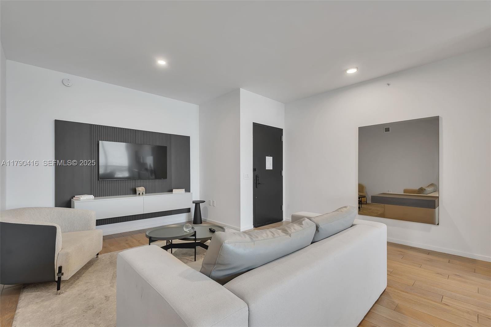 398 NE 5th Street 3901, Miami, FL 33132 photo 3