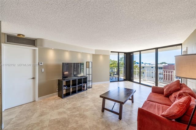 4000 Towerside Terrace 610, Miami, FL 33138