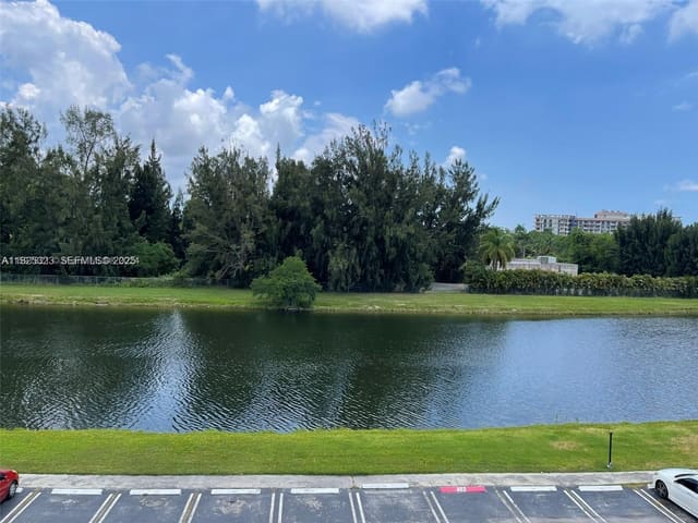 16465 NE 22nd Avenue 417, sold in Tall Trees Condo, North Miami Beach, FL