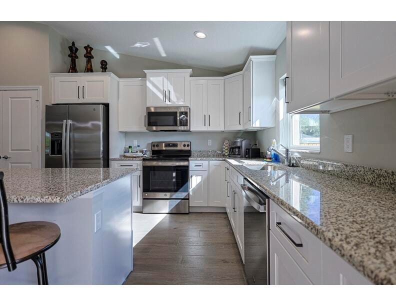 6106 Bamboo Drive — photo 3
