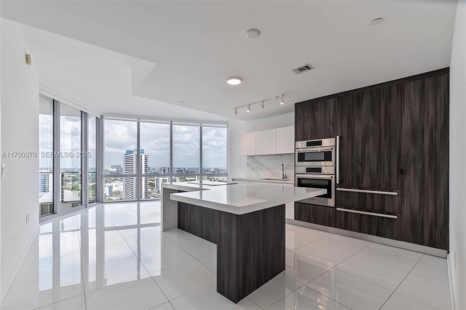851 NE 1st Avenue 1904, Miami, FL 33132