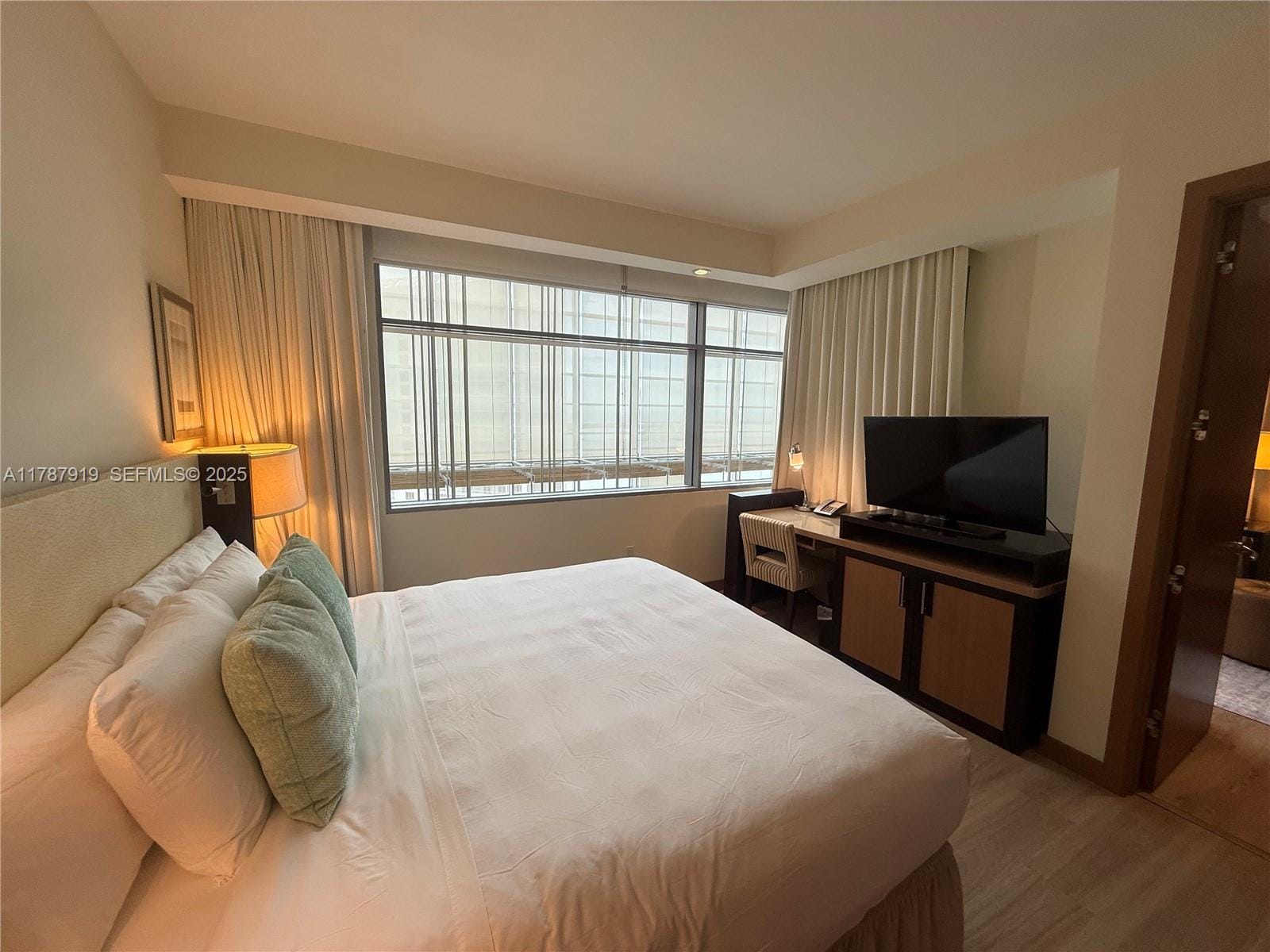 1395 Brickell Avenue 3211, Miami, FL 33131 photo 7