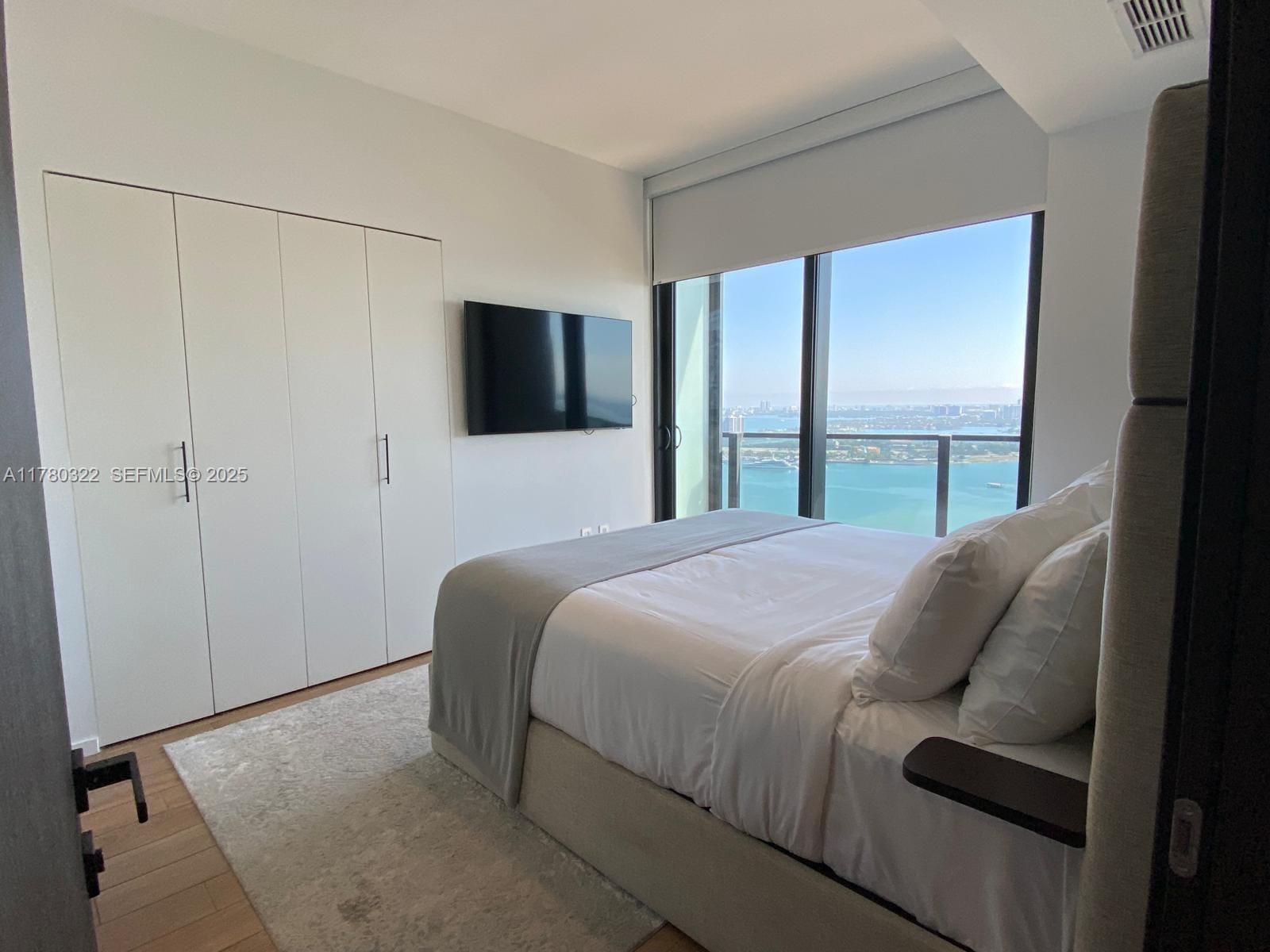 398 NE 5th Street 2910, Miami, FL 33132 photo 7