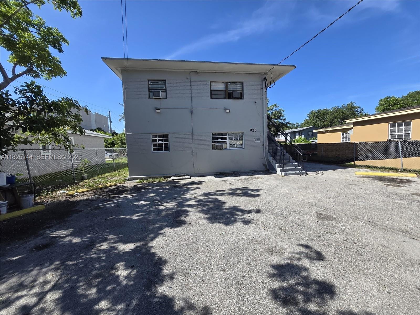 925 NW 69th Street, Miami, FL 33150