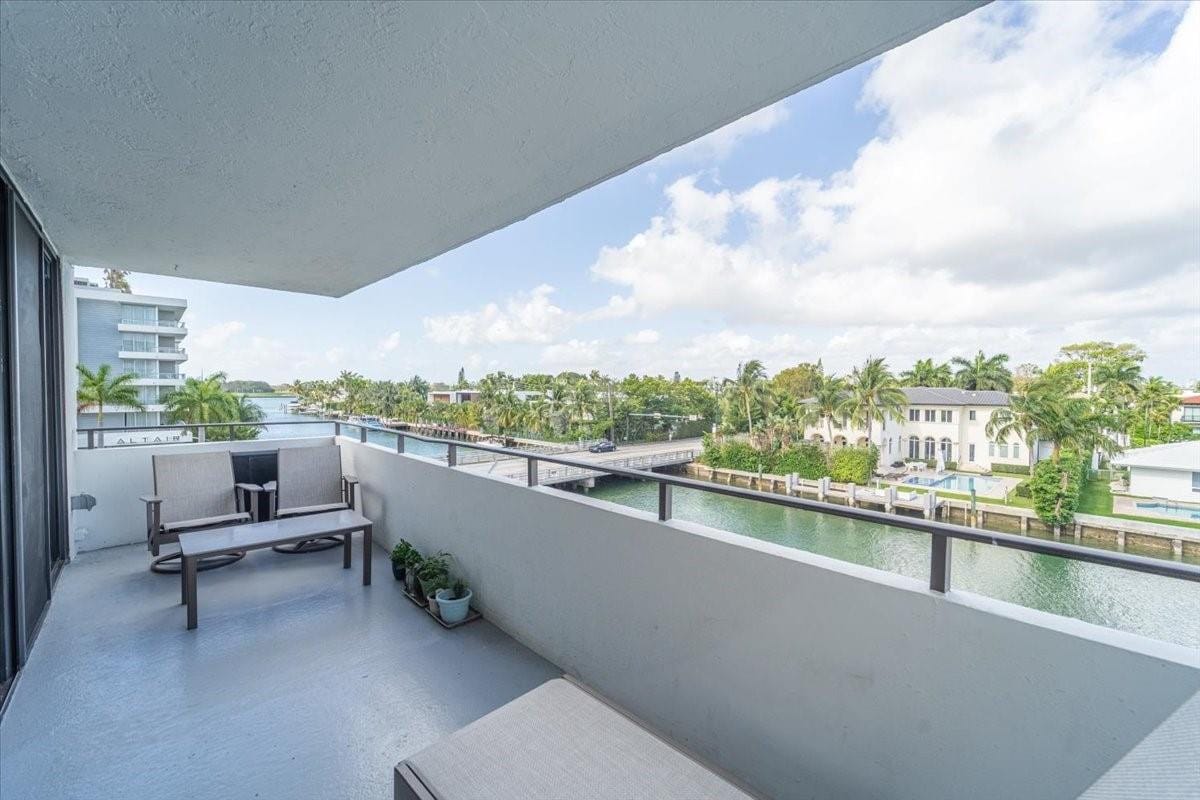 9660 W Bay Harbor Drive 4B, Bay Harbor Islands, FL 33154