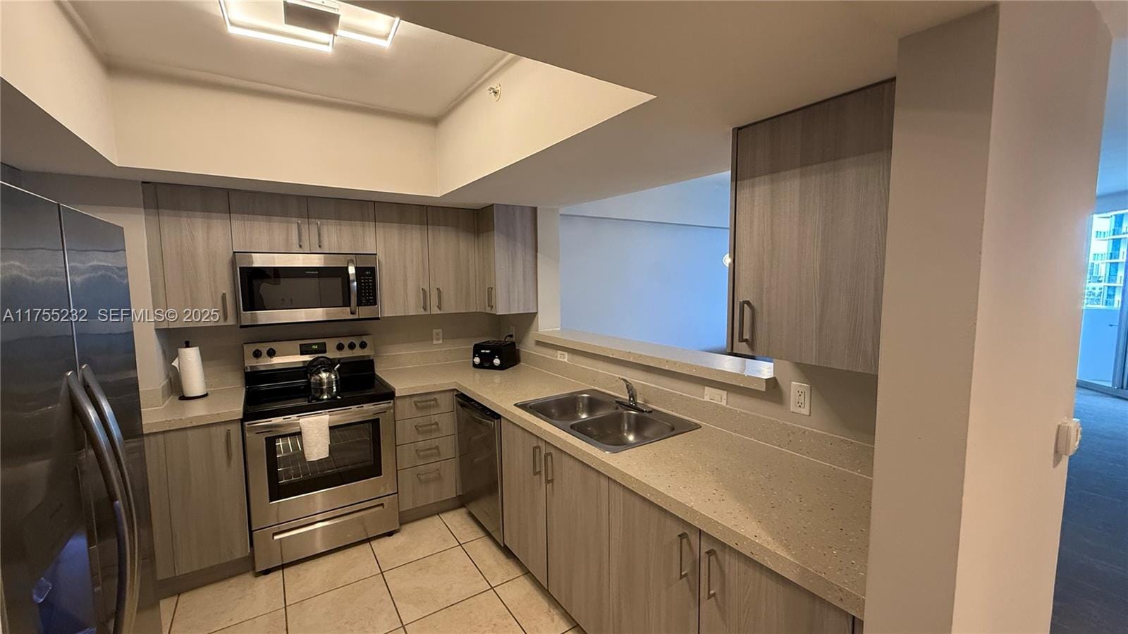 17375 Collins Avenue 1106, Sunny Isles Beach, FL 33160 photo 3