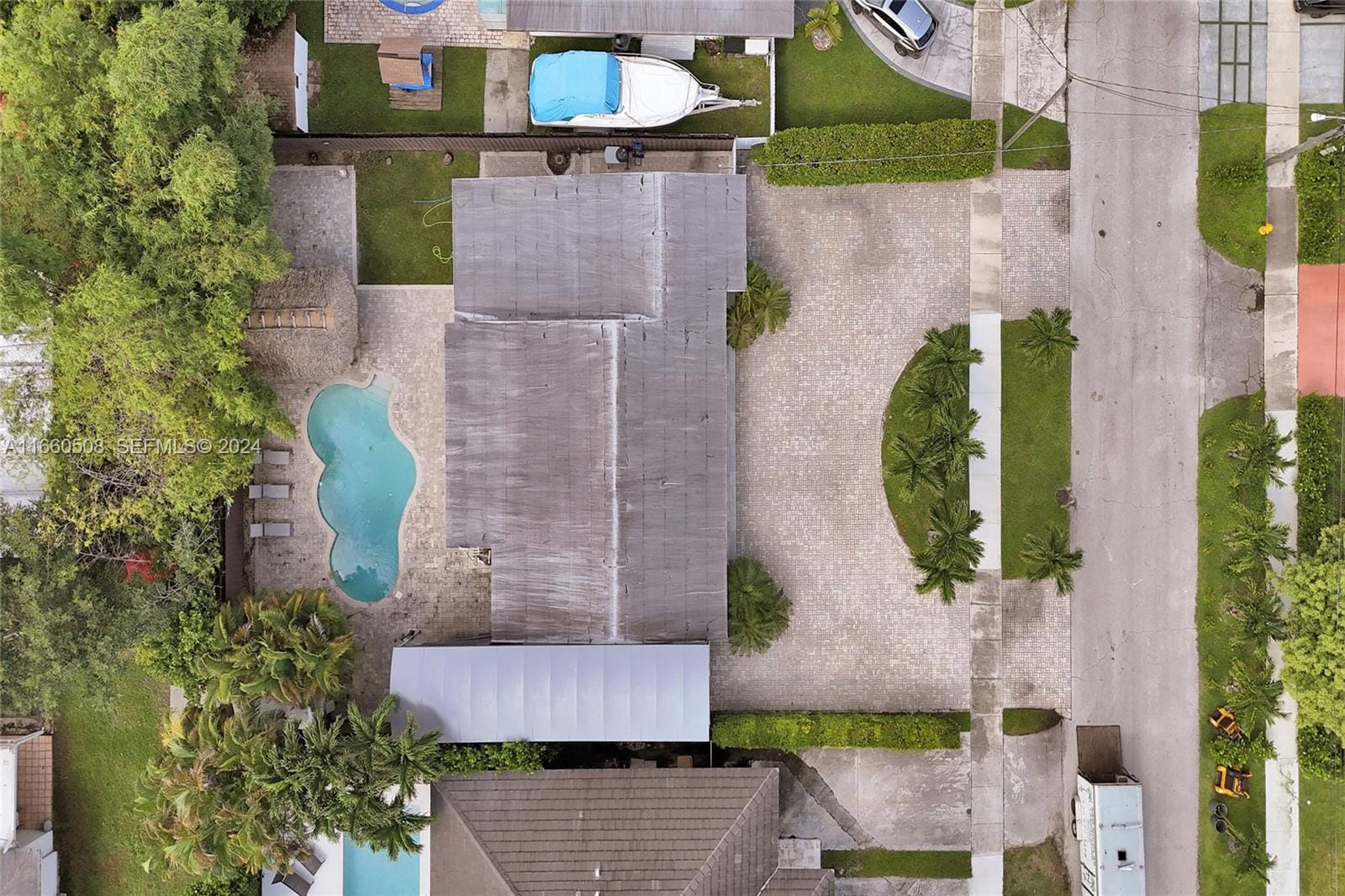 1910 N Hibiscus Drive — photo 5