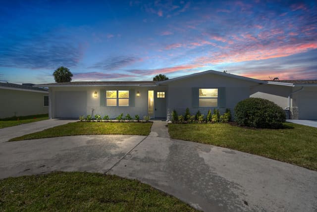 400 Riverside Drive, Palm Beach Gardens, FL 33410