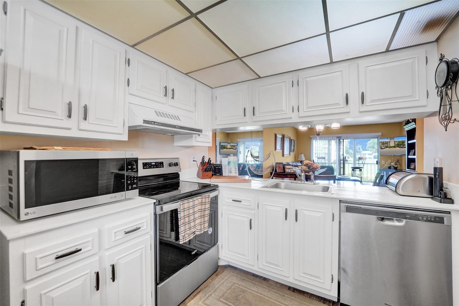 4602 Martinique Way 4602 — photo 4