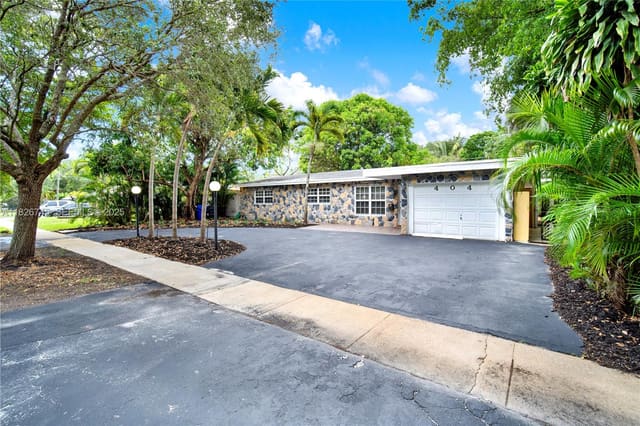 404 S 57th Terrace, sold in Lawn Acres, Hollywood, FL