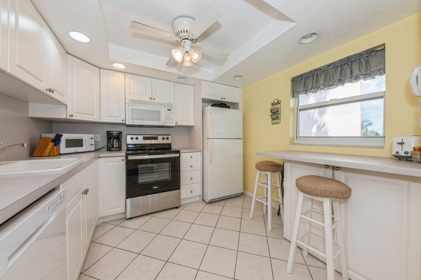 230 NE 26th Avenue 213, Boynton Beach, FL 33435 photo 16