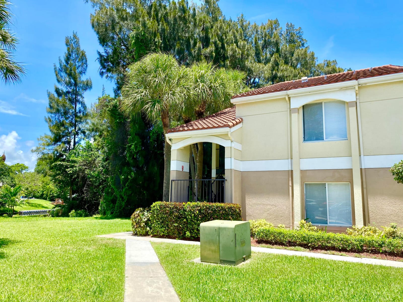 815 W Boynton Beach Boulevard 16-201 — photo 2