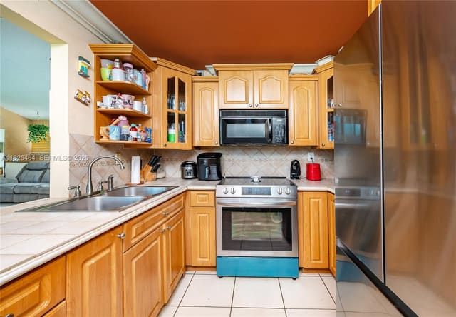 10010 NW 9th St Circle 203, sold in Indian Lake Village II, Miami, FL