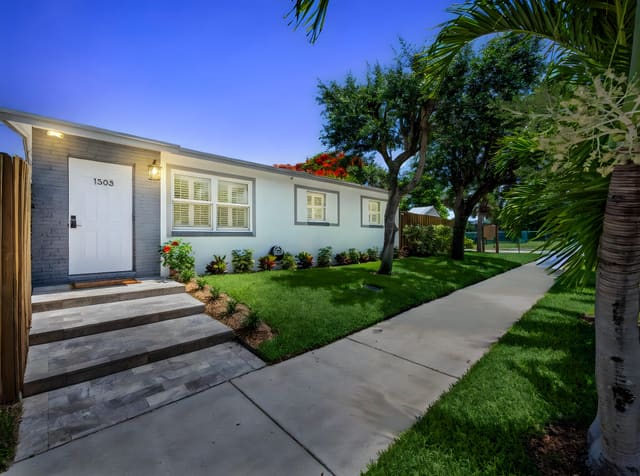 1303 NW 2nd Street, sold in Carver Memorial Park, Delray Beach, FL