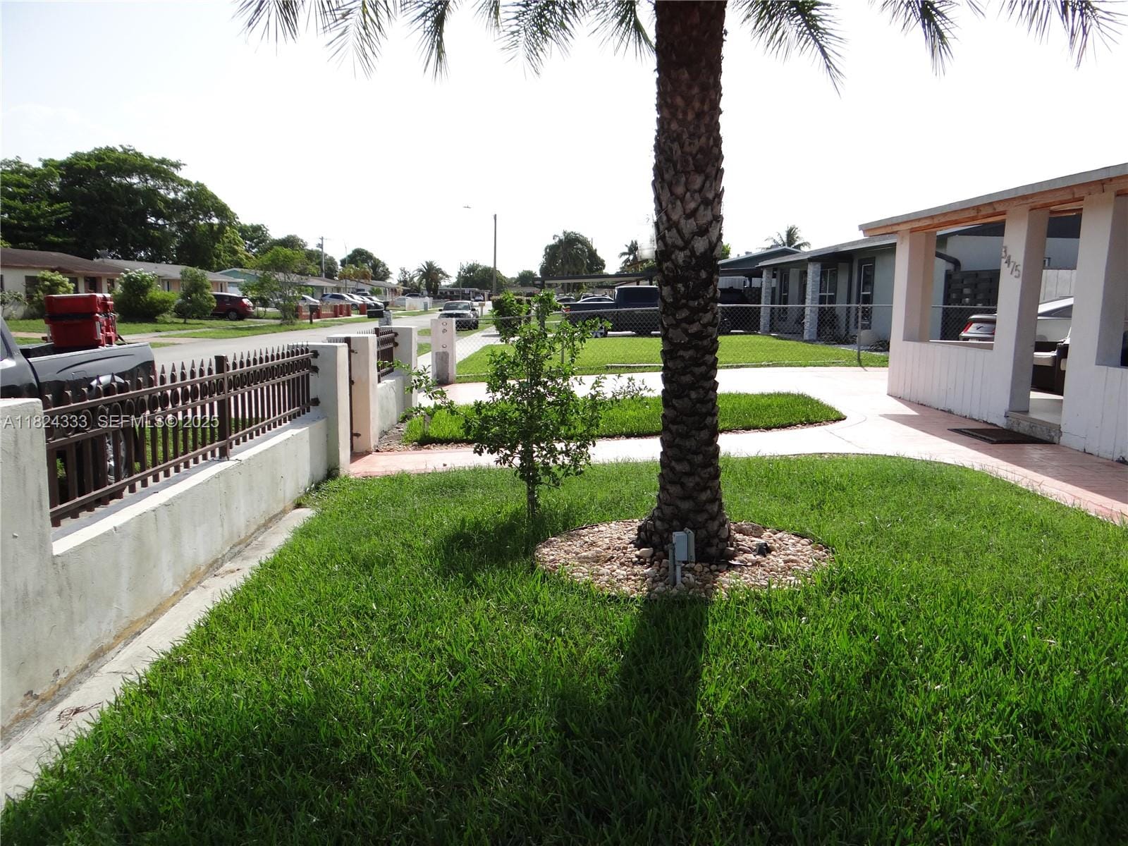 3475 NW 195th Terrace — photo 3