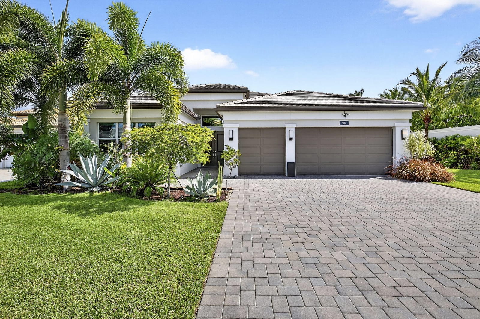 9265 Seahorse Bay Drive, Boynton Beach, FL 33473
