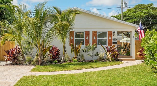 950 York Street, sold in Bonnyview Add 2, West Palm Beach, FL