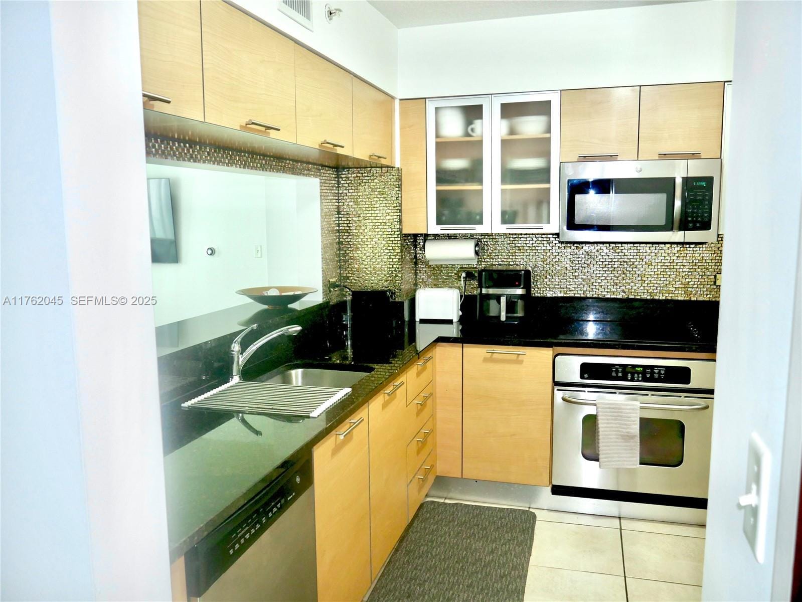 31 SE 5th Street 2611, Miami, FL 33131 photo 13