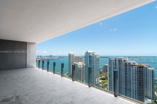 300 Biscayne Blvd Way 3902, Miami, FL 33131