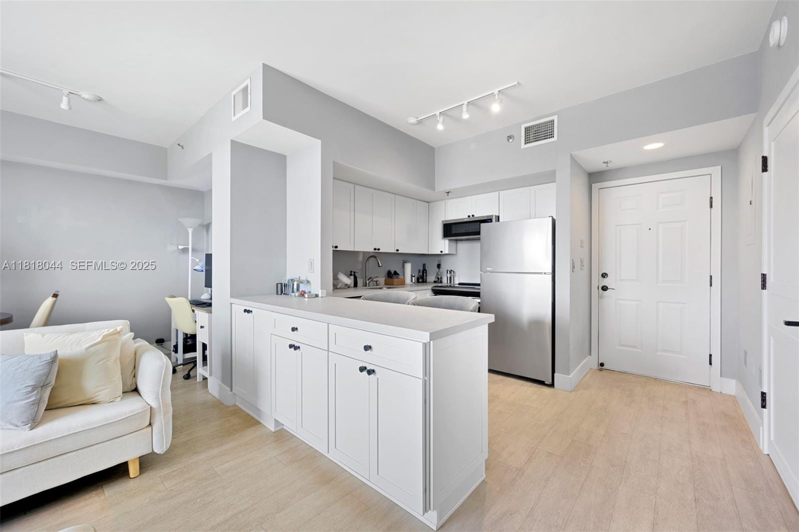 1621 Bay Road PH3, Miami Beach, FL 33139 photo 8