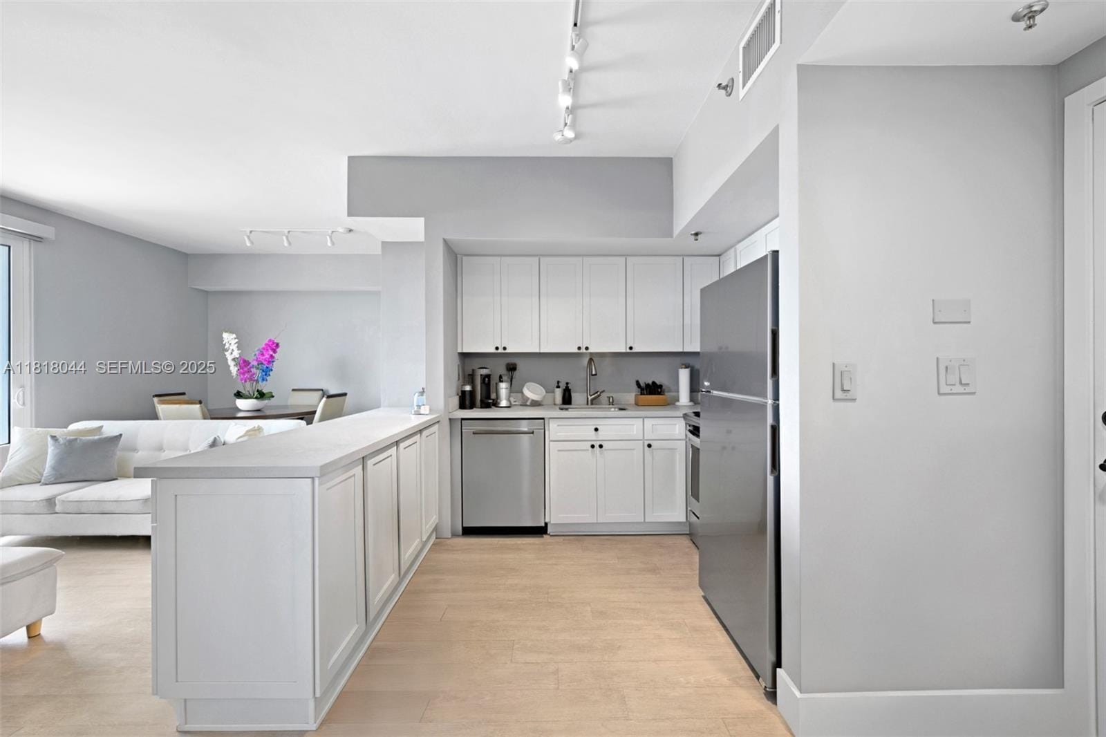 1621 Bay Road PH3, Miami Beach, FL 33139 photo 9