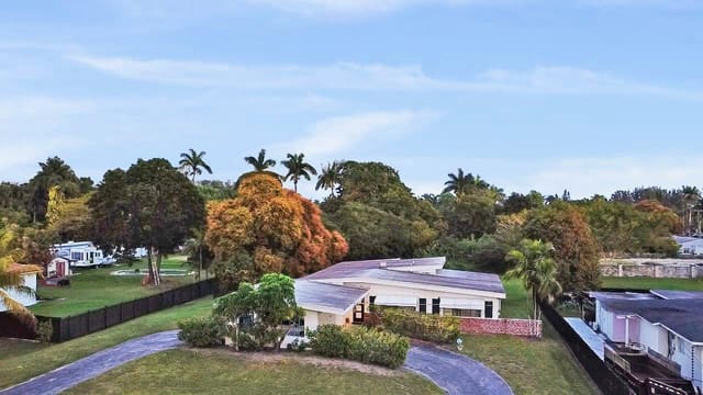 13945 N Miami Avenue, Miami, FL 33168