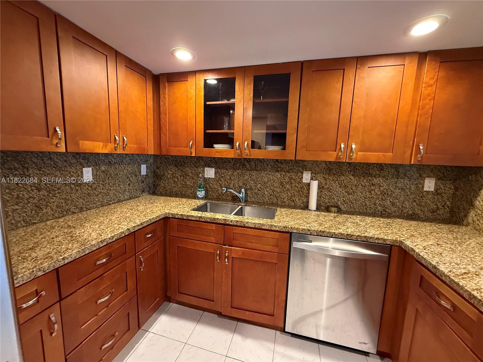 1000 Parkview Drive, 905, Hallandale Beach, FL 33009