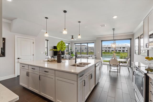 2150 Appleton Circle N, Oakland Park, FL 33309