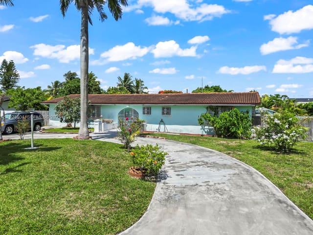 17430 SW 92nd Court, sold in The Banyan Drive Estates, Palmetto Bay, FL