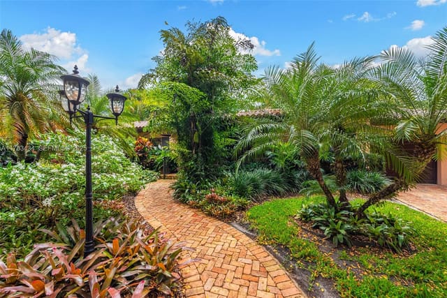 1514 Zuleta Avenue, sold in Coral Gables Riv, Coral Gables, FL