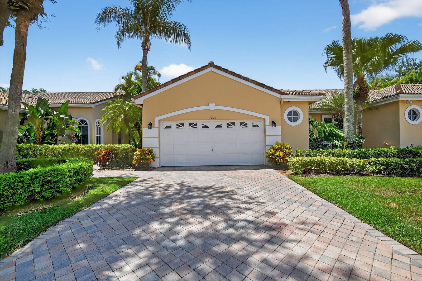 4553 Carlton Golf Drive — photo 2