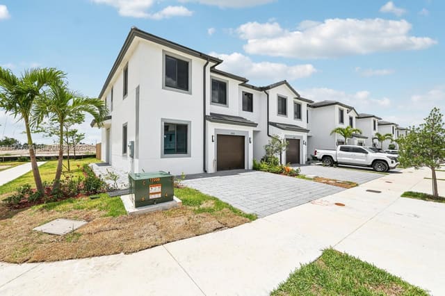 18918 SW 345th Terrace, Homestead, FL 33034